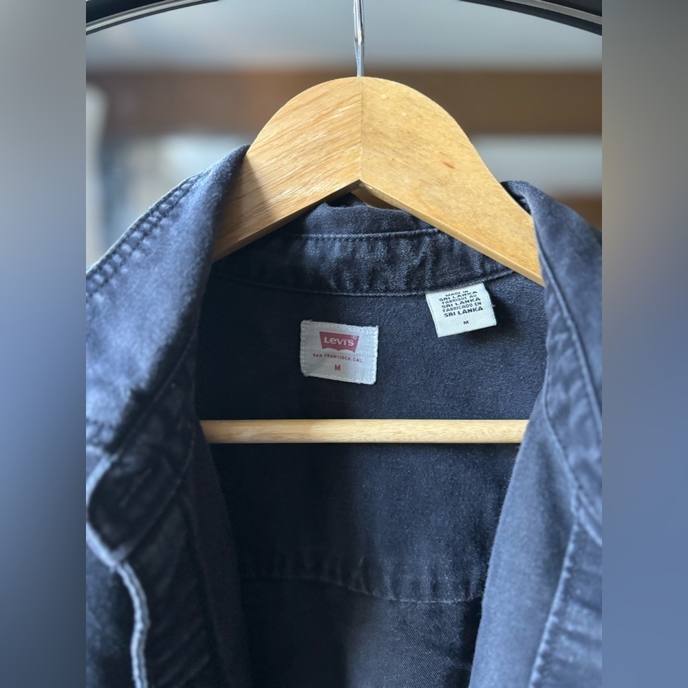 LEVIS | denim button up | size medium - Picture 4 of 6